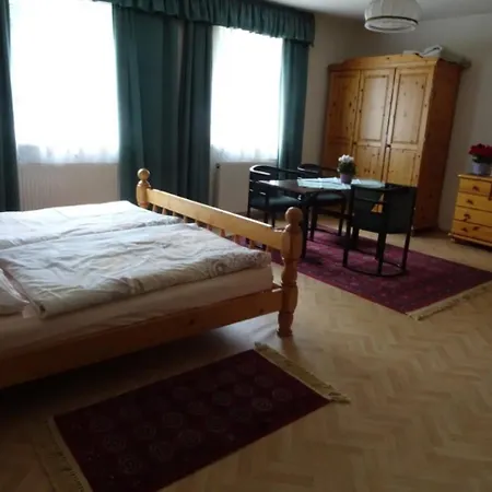 Hofer Homestay